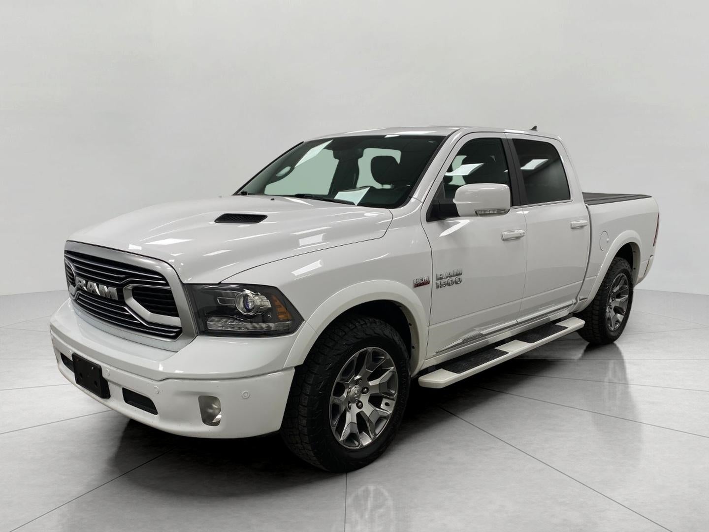2018 RAM 1500 CREW CAB PICKUP - SHORT BED