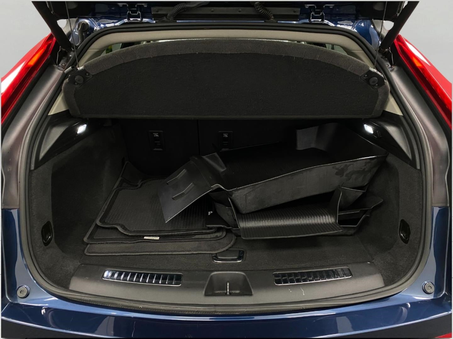 2020 Cadillac XT4 AWD 4dr Premium Luxury