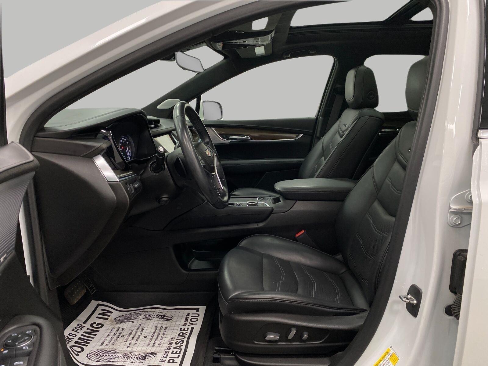 2022 Cadillac XT5 AWD 4dr Premium Luxury