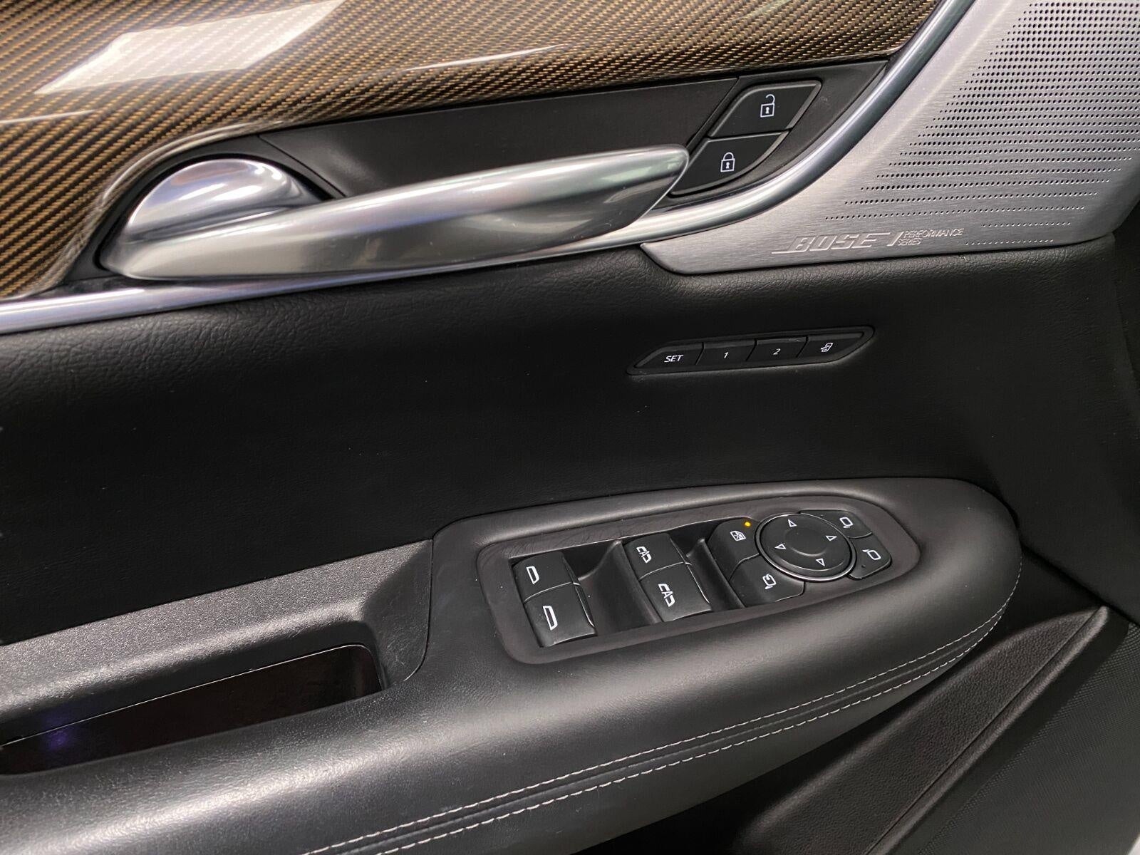 2022 Cadillac XT5 AWD 4dr Premium Luxury