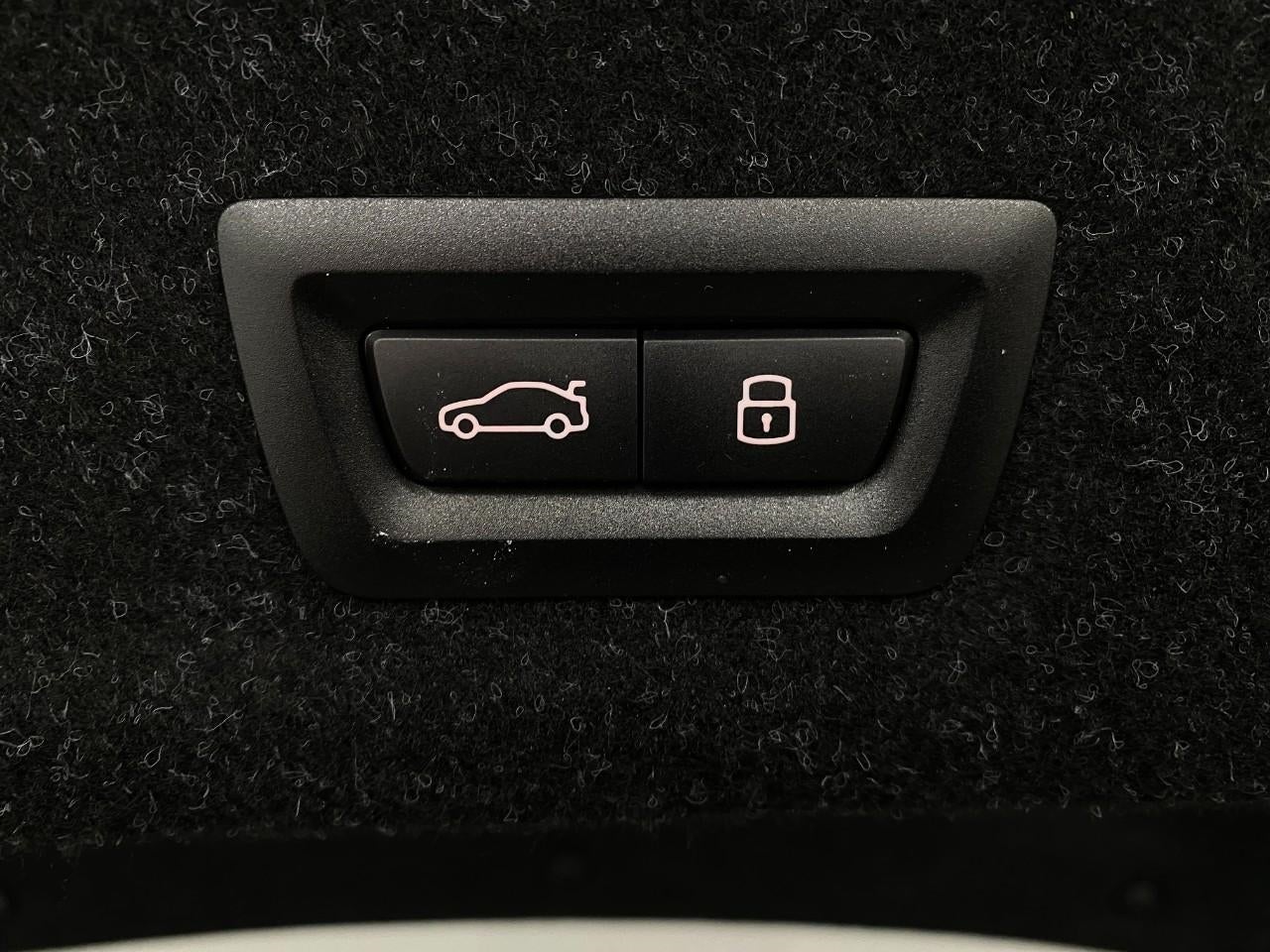 2025 BMW 3 Series 330i xDrive Sedan