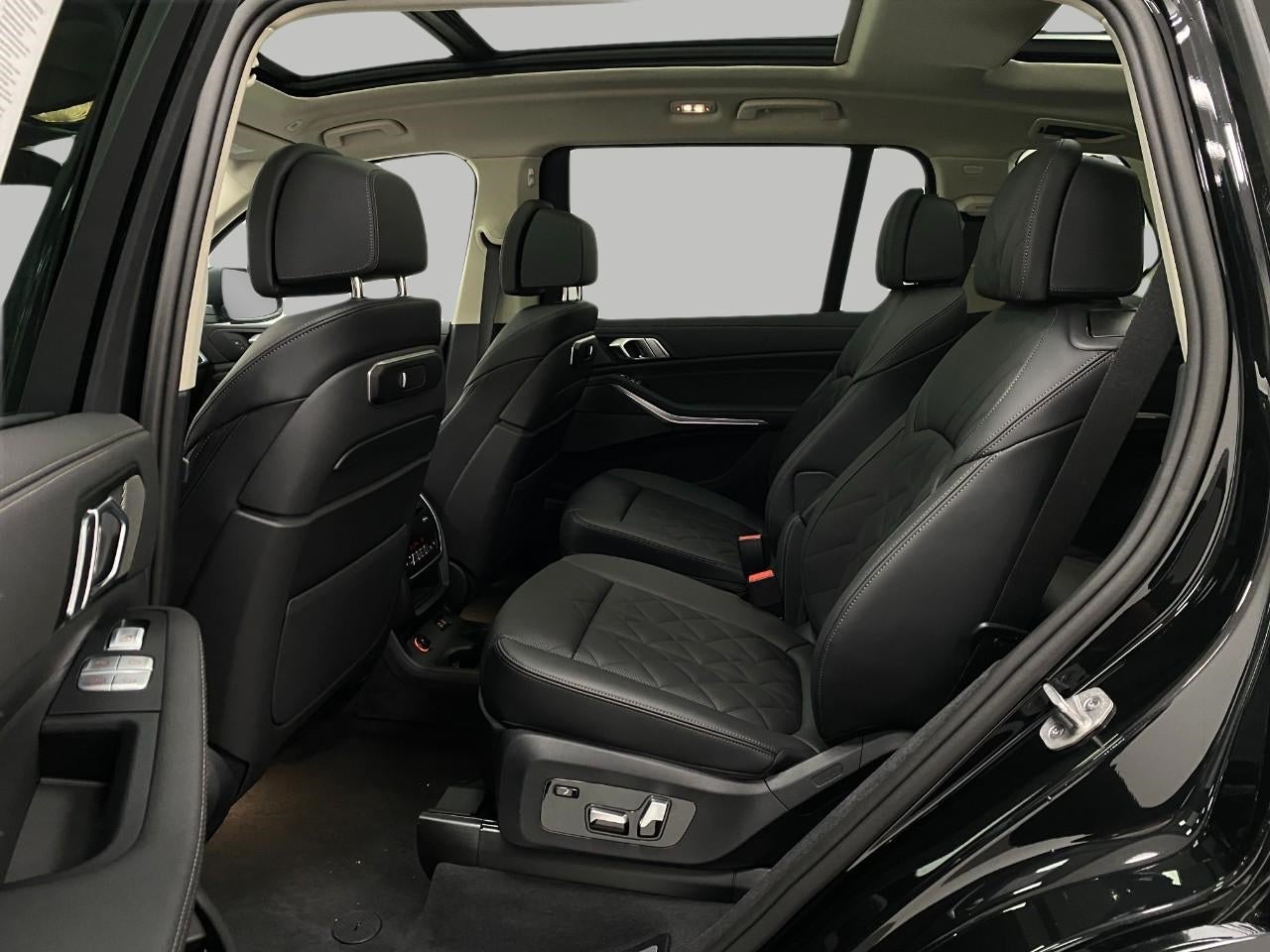 2026 BMW X7 xDrive40i Sports Activity Vehicle