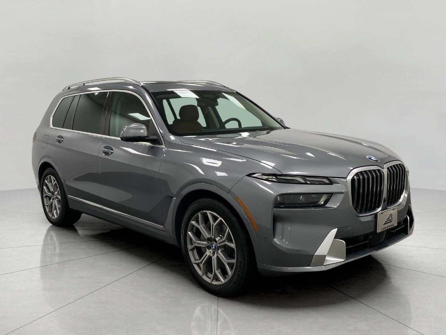 2023 BMW X7 xDrive40i's photo