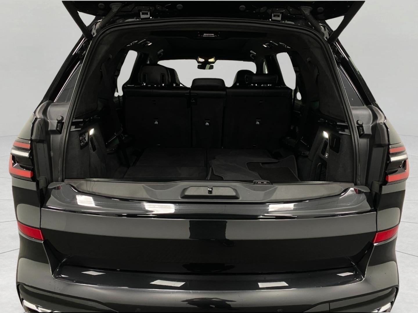 2023 BMW X7 M60i Sports Activity Vehicle