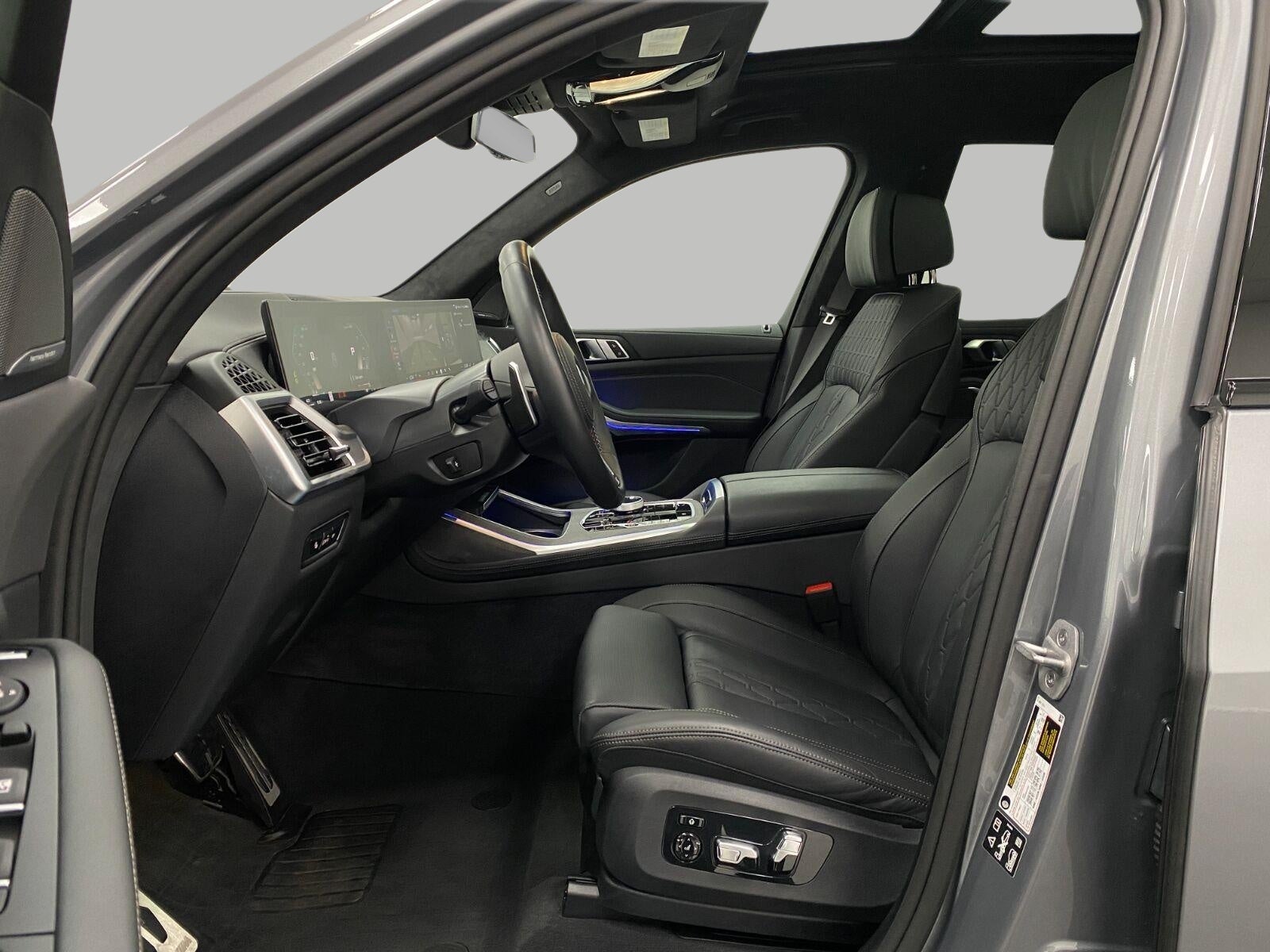2026 BMW X7 M60i Sports Activity Vehicle