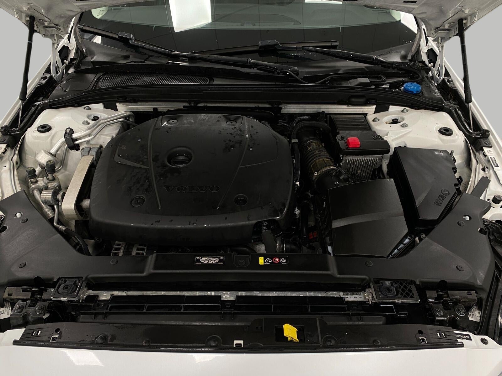 2020 Volvo S60 T6 AWD Momentum