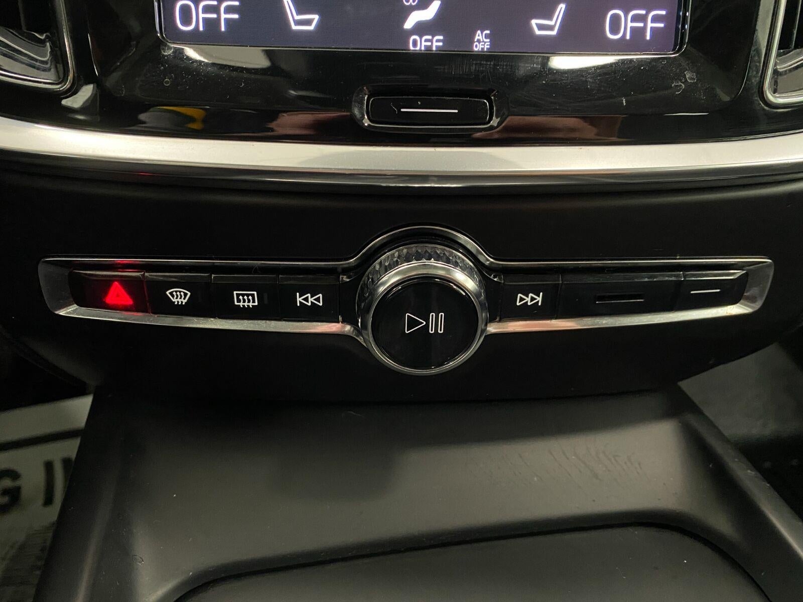 2020 Volvo S60 T6 AWD Momentum