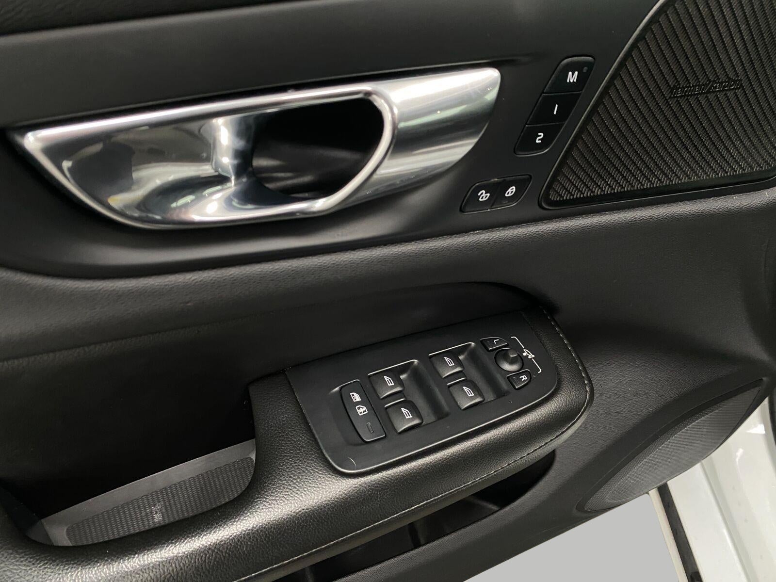 2020 Volvo S60 T6 AWD Momentum