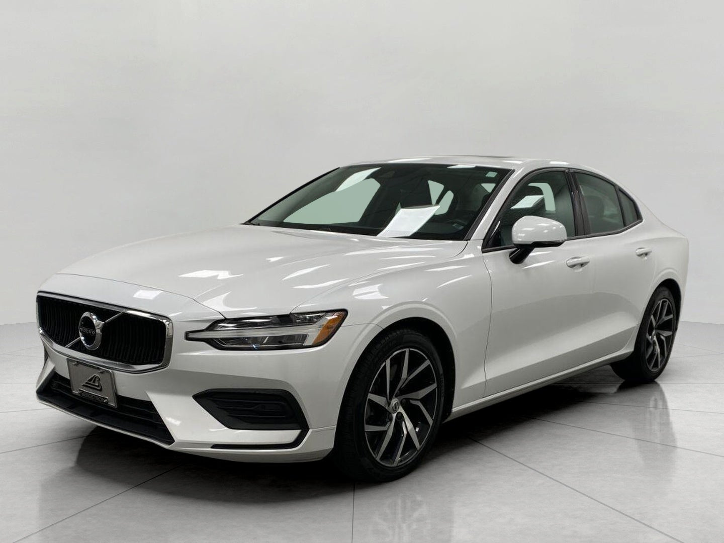 2020 Volvo S60 T6 AWD Momentum