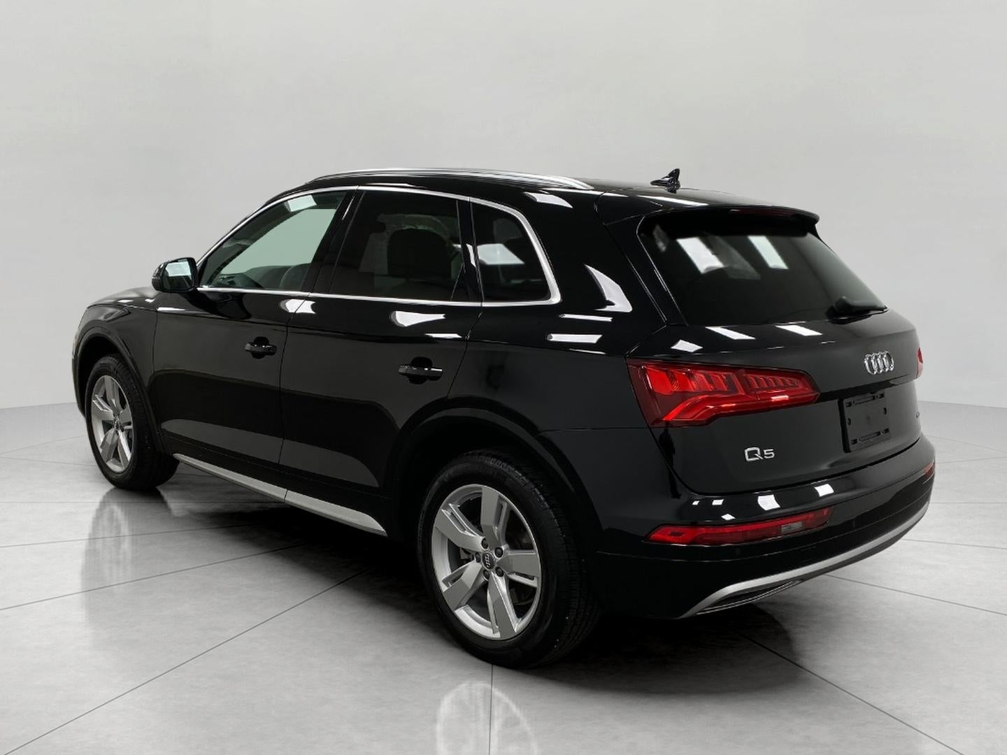2019 Audi Q5 Premium Plus 45 TFSI quattro