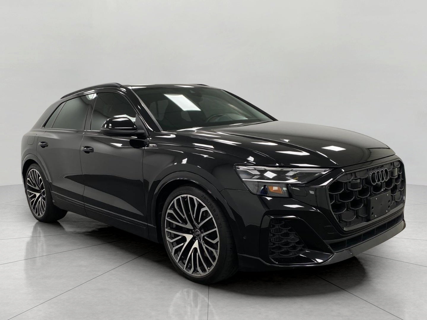 2024 Audi SQ8 Prestige's photo
