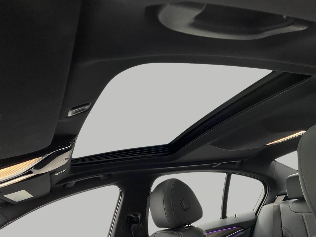 2023 BMW 5 Series 530i xDrive Sedan