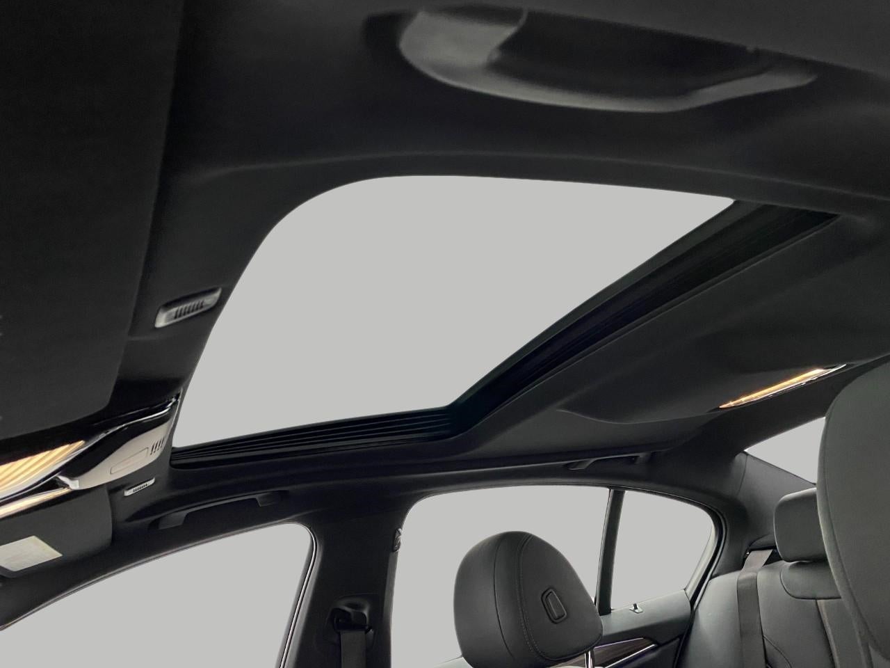 2022 BMW 5 Series 530i xDrive Sedan