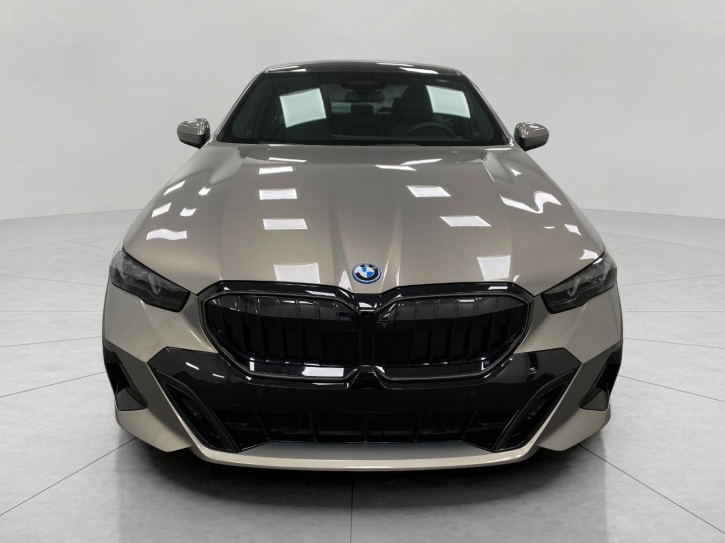 2026 BMW 5 Series 550e xDrive Sedan