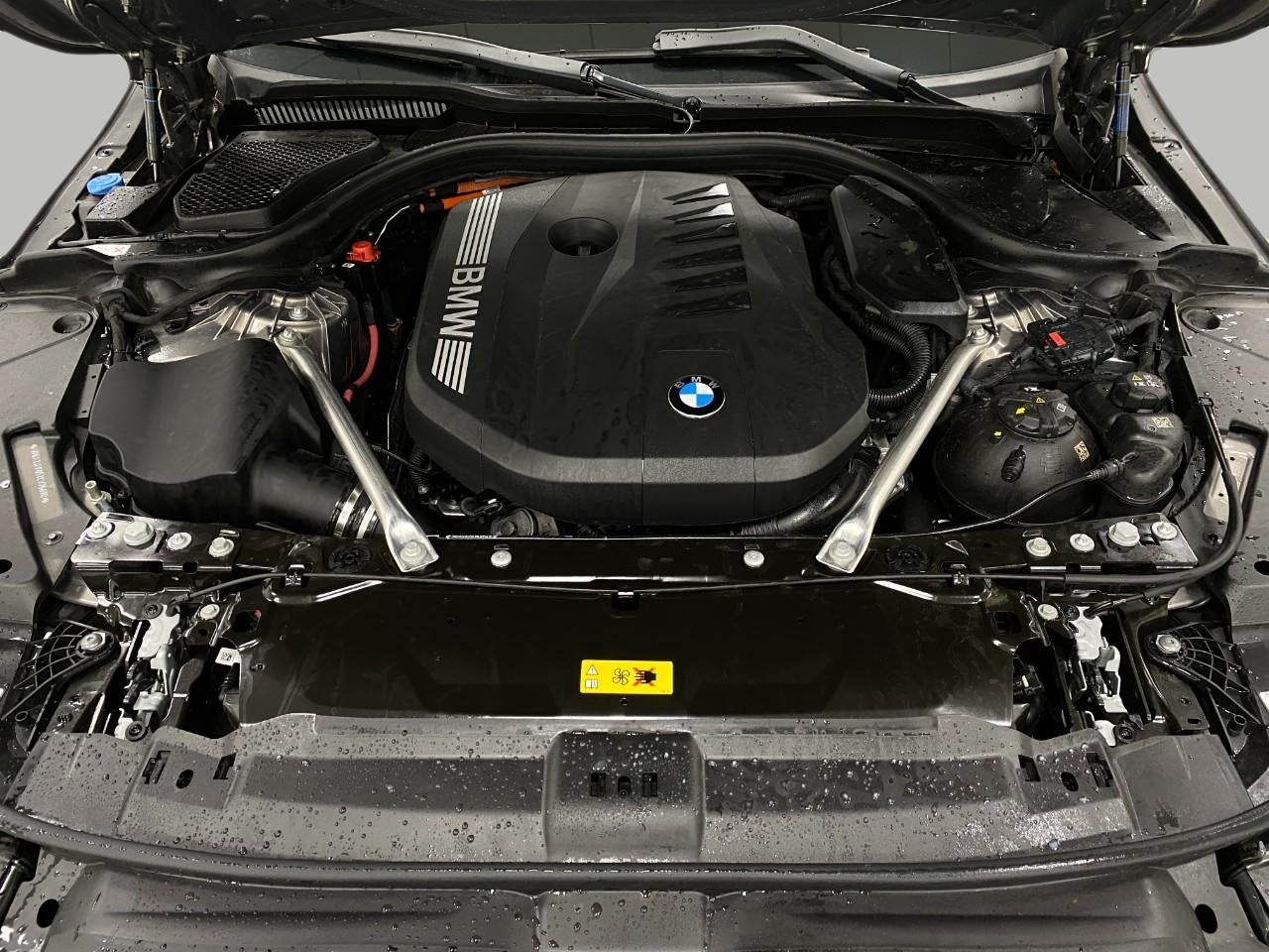 2026 BMW 5 Series 550e xDrive Sedan