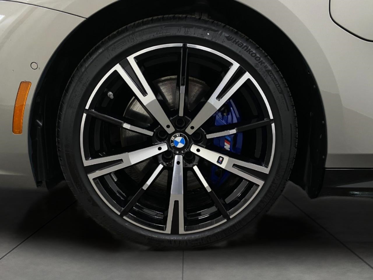 2026 BMW 5 Series 550e xDrive Sedan