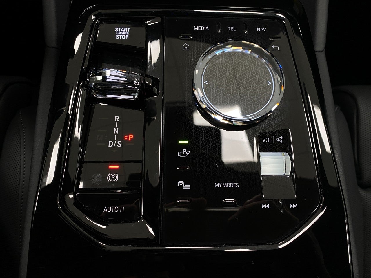 2026 BMW 5 Series 550e xDrive Sedan