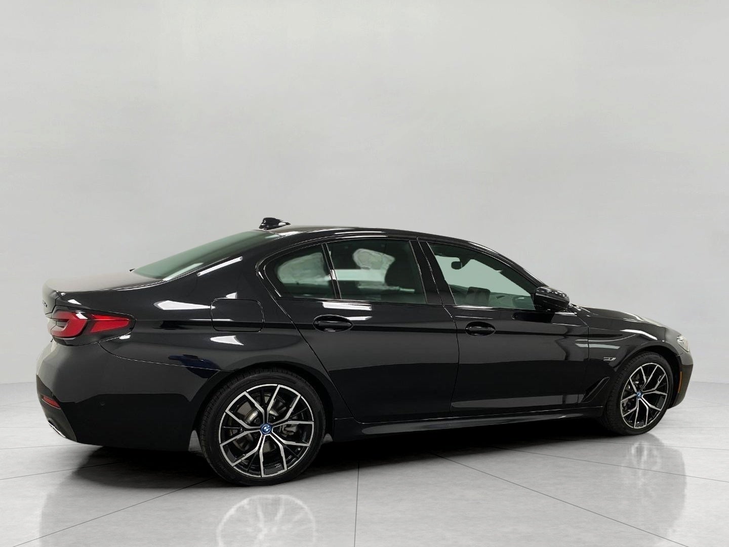2023 BMW 5 Series 530e xDrive Plug-In Hybrid