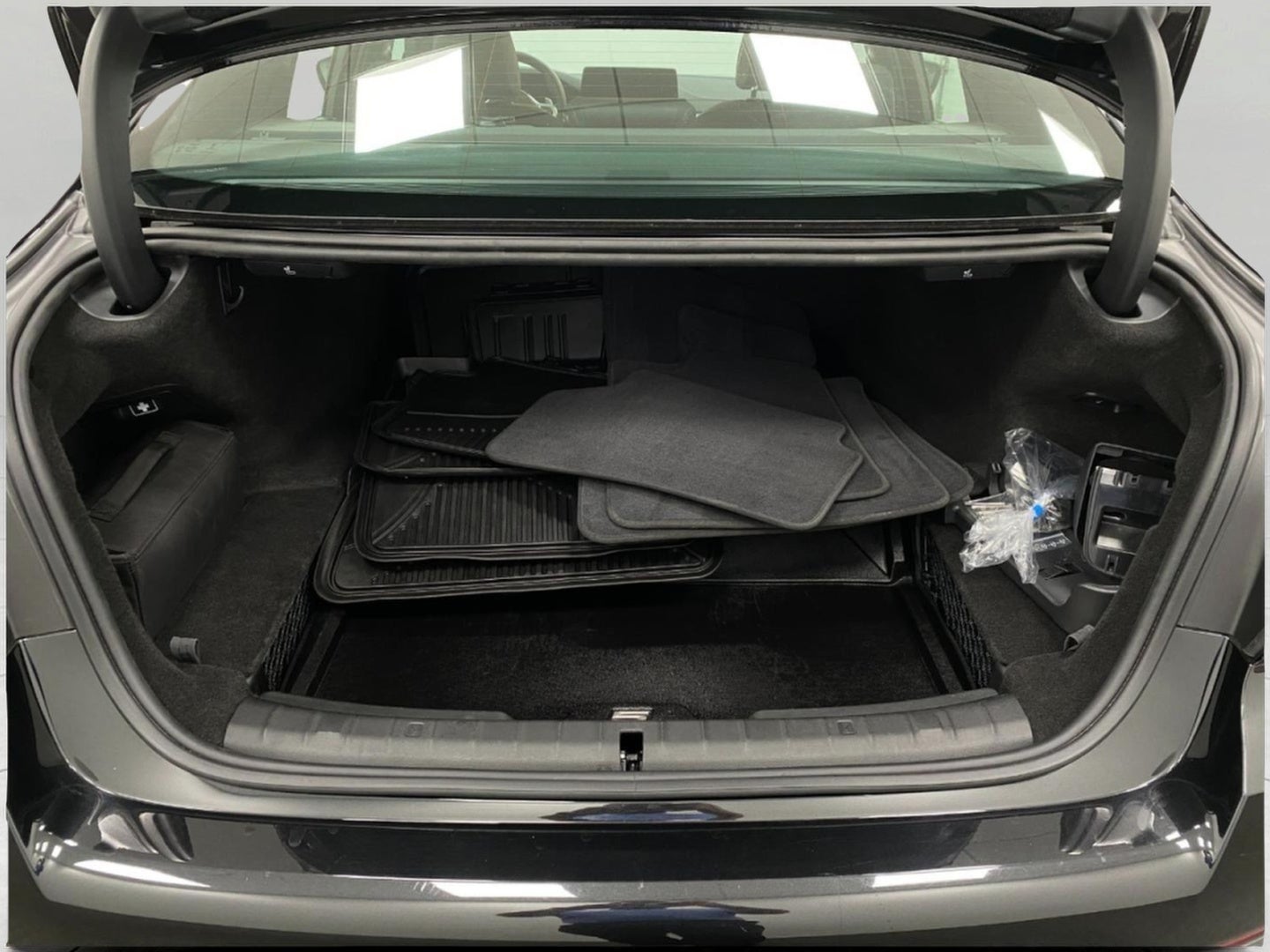 2023 BMW 5 Series 530e xDrive Plug-In Hybrid