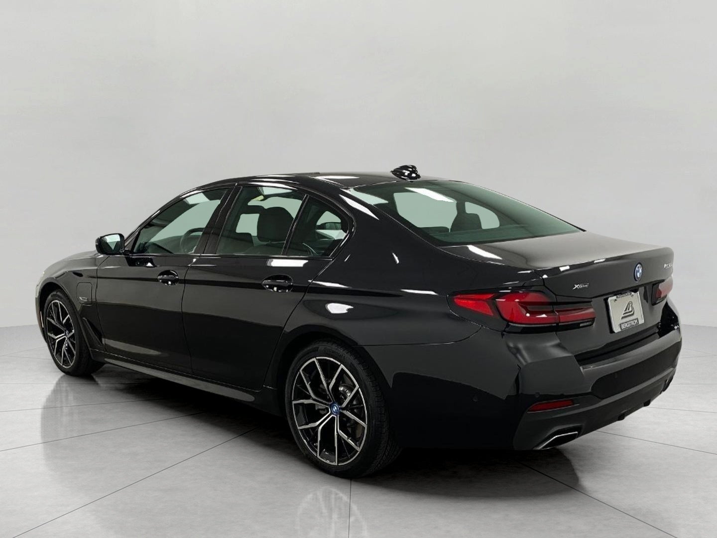 2023 BMW 5 Series 530e xDrive Plug-In Hybrid