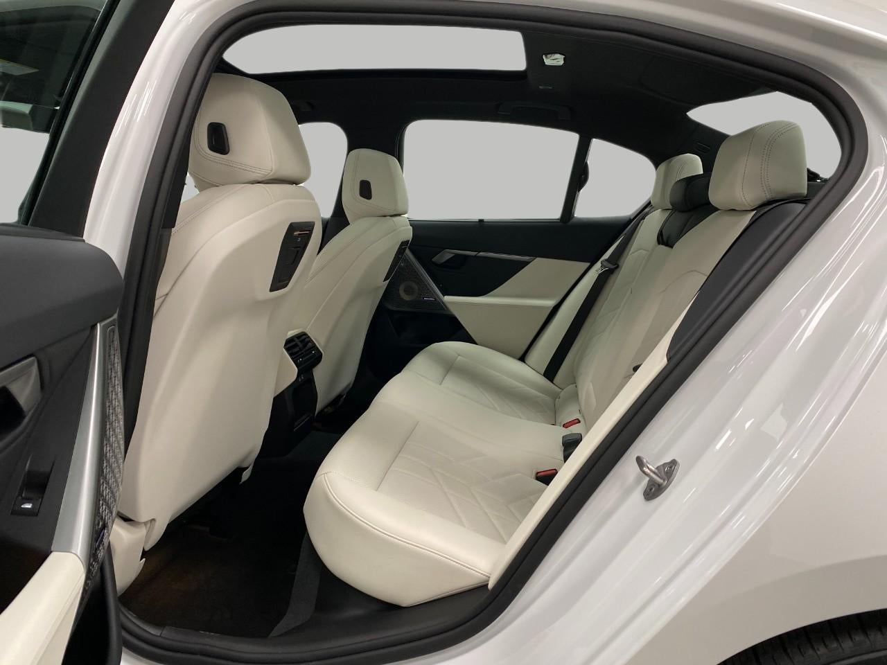 2024 BMW 5 Series 530i xDrive Sedan