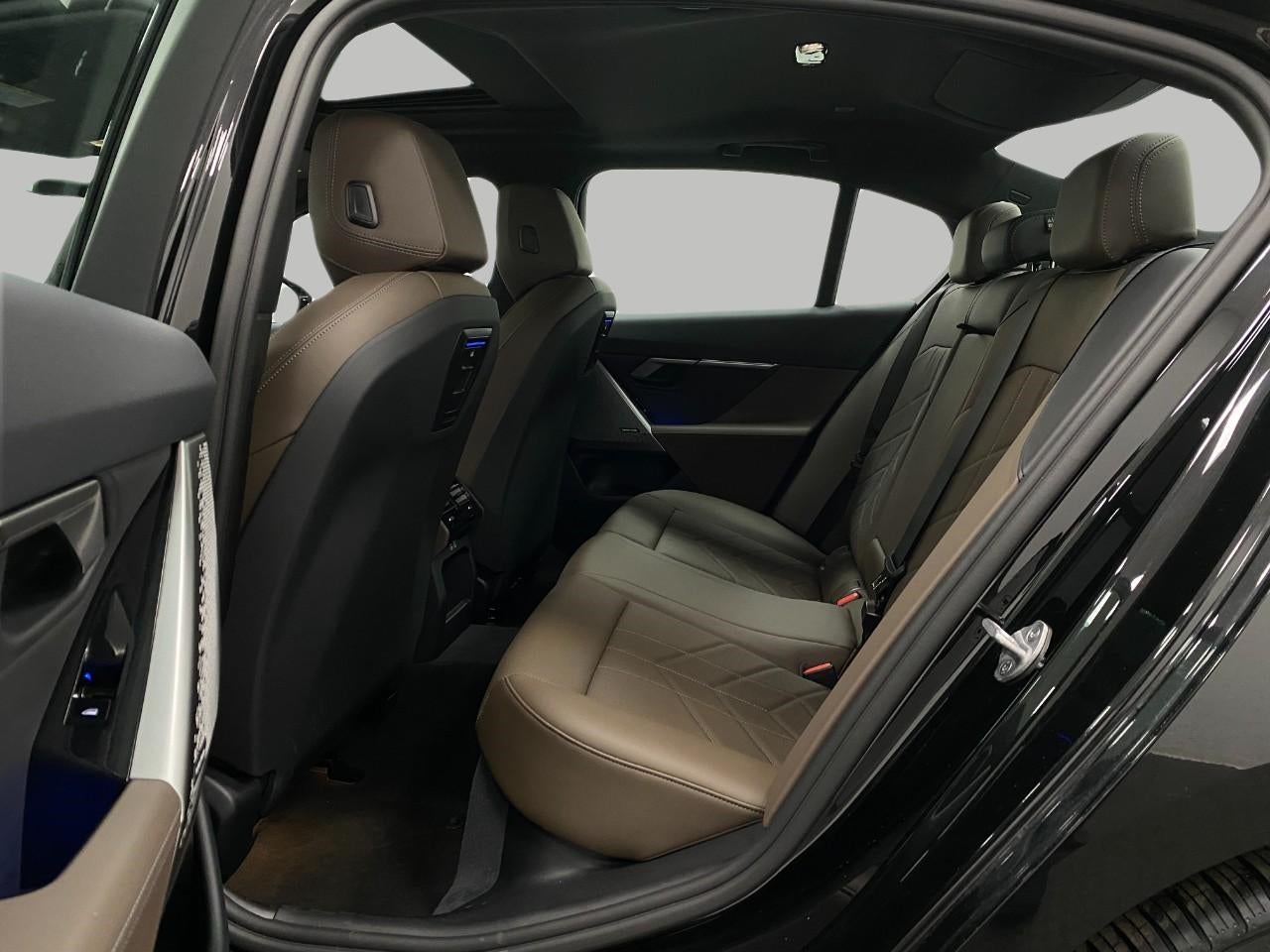 2026 BMW 5 Series 530i xDrive Sedan