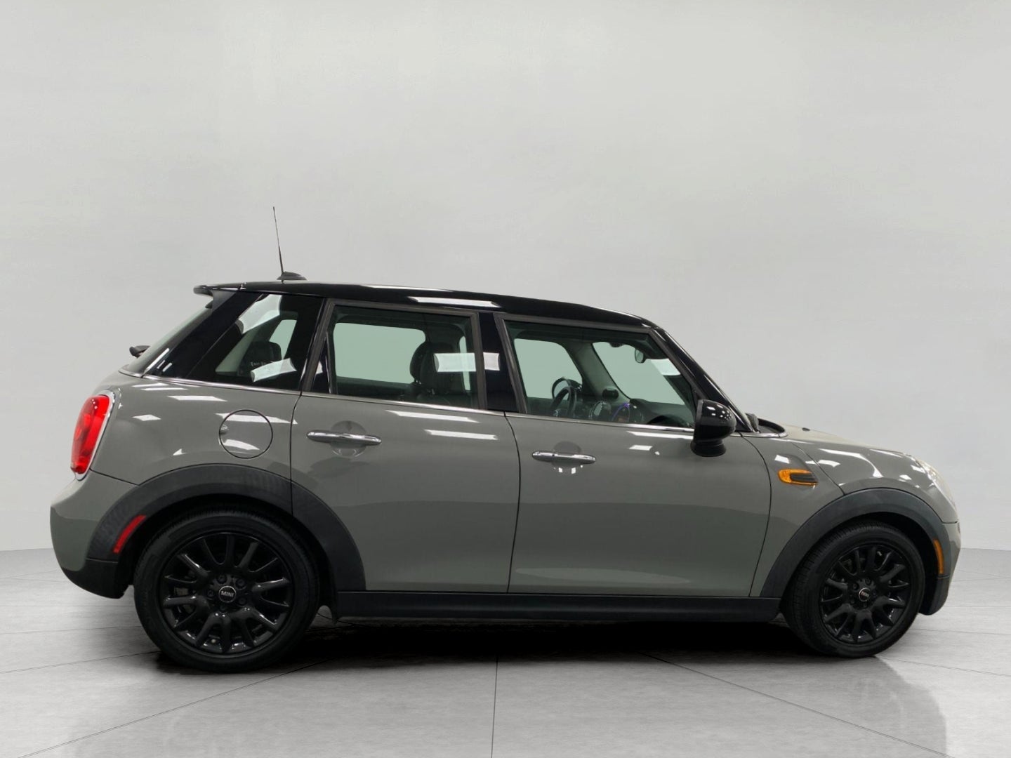 Used 2015 MINI Cooper Base with VIN WMWXS5C58FT830078 for sale in Appleton, WI